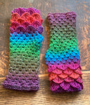 Fingerless Dragon Scale Gloves in Magic