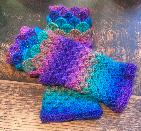 Fingerless mermaid/dragon scale gloves in pixie