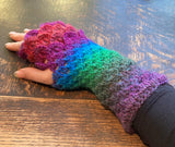 Fingerless Dragon Scale Gloves in Magic