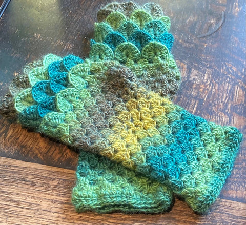 Green Fingerless mermaid/dragon scale gloves