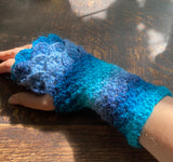 Fingerless Dragon Scale Gloves in Ocean Blue